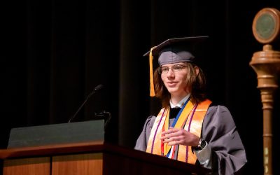 Hinds graduates nearly 1,000 in spring ceremonies
