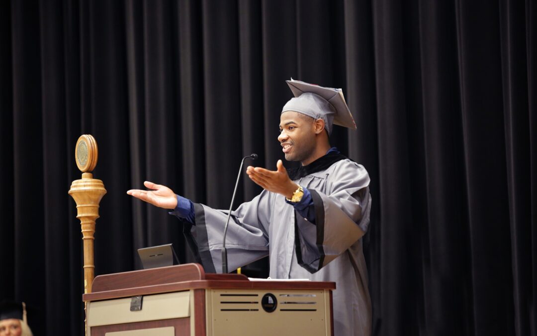 Hinds CC graduates 900 students during fall ceremonies